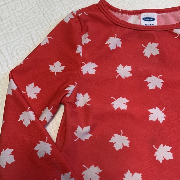 12-18m (6/$20) Maple Leaf Rashguard Top by Old Navy - Picture 4 of 14